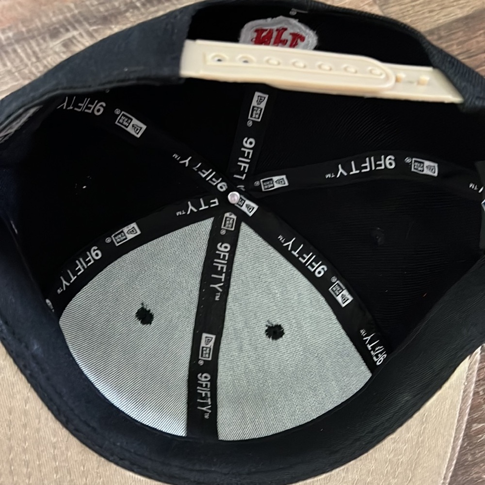 MENS NEW ERA 9 FIFTY NEW ORLEAN SAINTS HAT - Picture 3 of 4